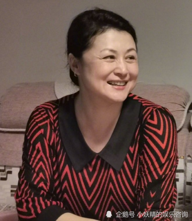 中谢大脚的扮演者于月仙,在内蒙古阿拉善拍戏期间突遇车祸,经抢救无效