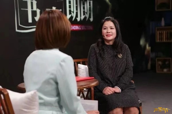 自幼崇尚艺术,酷爱书画,刘凌沧先生再传弟子,在清华美院研修,师从