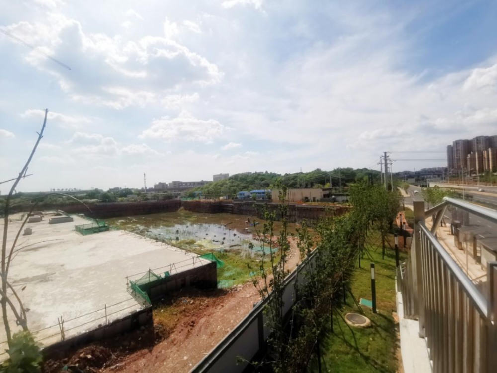 恒泰地产排名_地产海报(2)