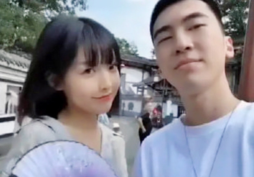 网红"可心儿"晒律师函,否认"离婚"一说,称对欧尼熊是真心的,但遭到