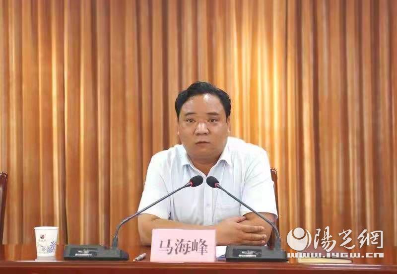 在观看近期全区国家卫生城市存在问题暗访片后,马海峰强调,今年是全市