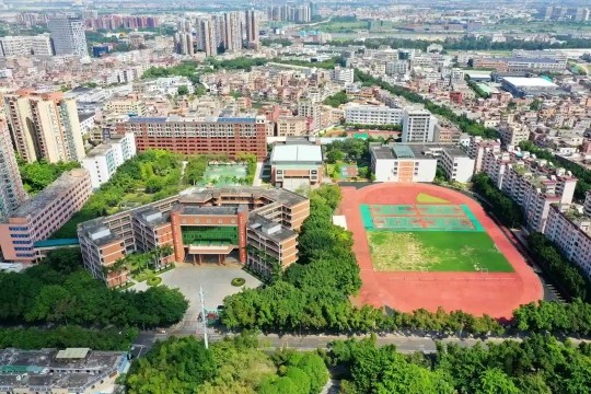 东莞厚街竹溪中学新建学生宿舍楼9月投用可满足约1300名学生住宿需求