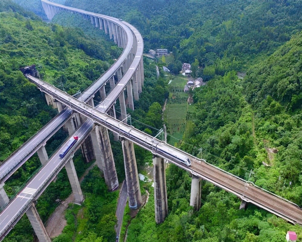 重庆的铁路优势如何夯实?