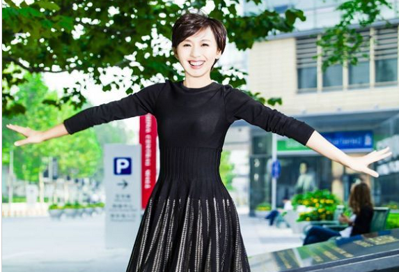 欧阳夏丹辛酸成名路:从最年轻"国脸"到"消失"于央视,她咋了