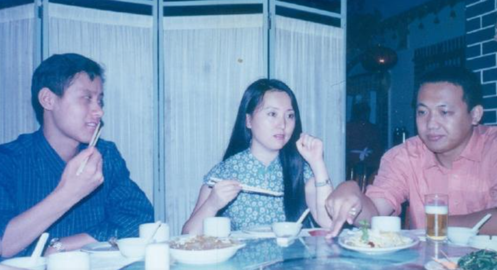 2007年陈晓旭患癌去世当时陪她一起出家的丈夫如今过得怎样了