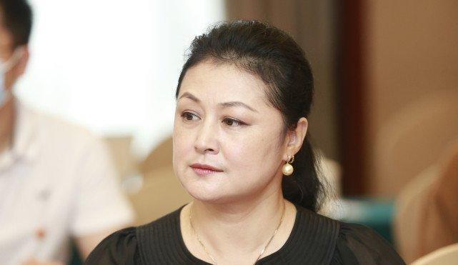 于月仙死亡原因公开:车辆与两只骆驼碰撞,因伤势太重不治身亡