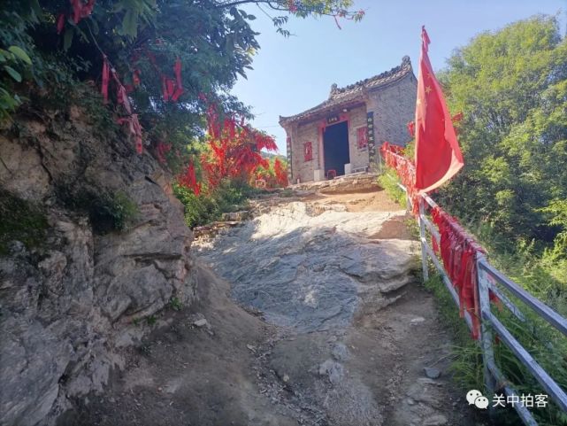 西安市蓝田县:游览"流峪飞峡"景区