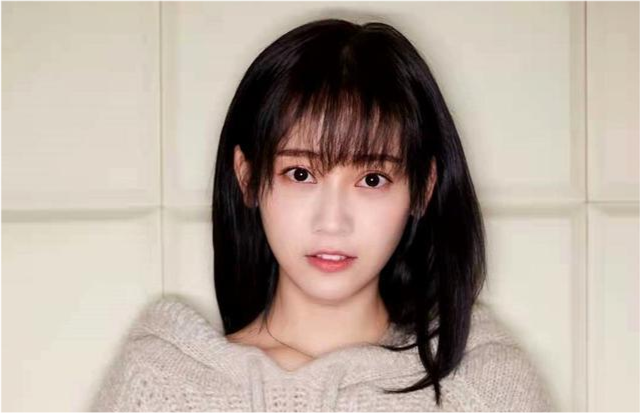 郑湫泓的现代装