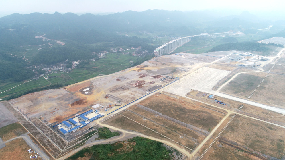 自从湘西机场宣布开工的那天起 湘西关于机场建设的消息就没有停止过