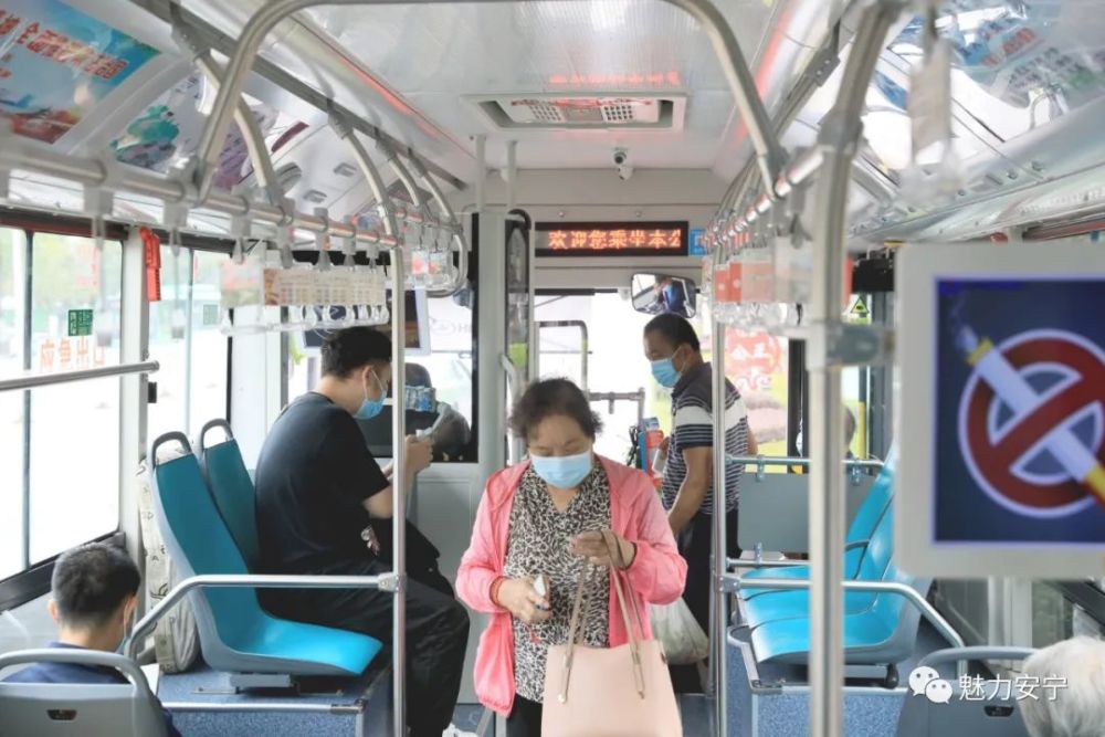【善行义举】七旬老人公交车上突发脑梗,公交司机开车