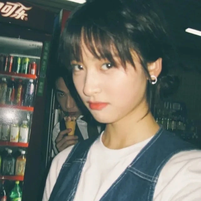 日系女孩沈月头像世间美好是善意的温柔和及时赶到的你