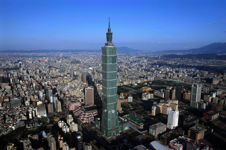 吉隆坡双子塔 2004年中国台北101大厦(508m)竣工,成为世界上最高的