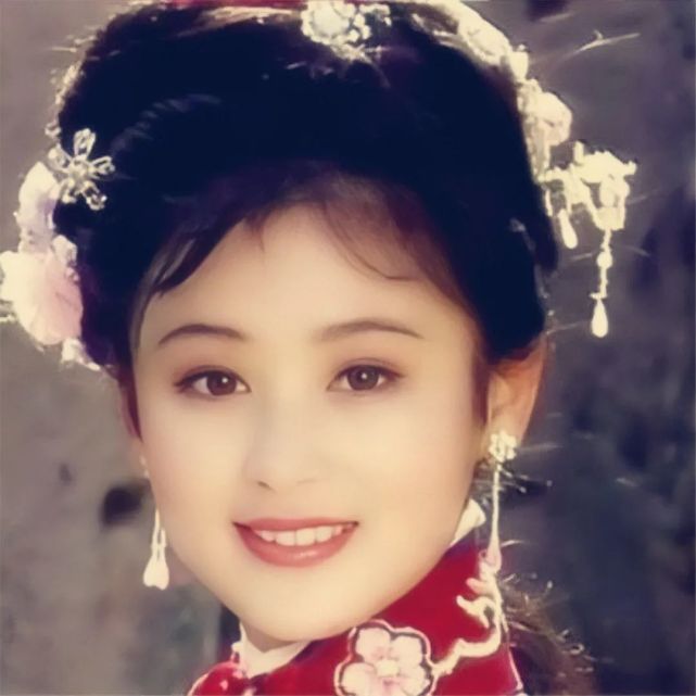 "这一年,陈红参演了古装