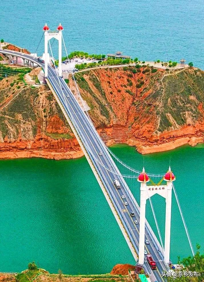 刘家峡大桥西北地区最大跨度悬索桥