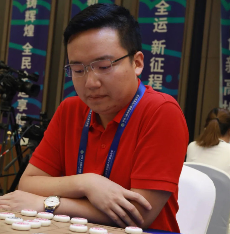 全运会象棋男子个人公开组夺冠清华学子郑惟桐放暑假拿金牌