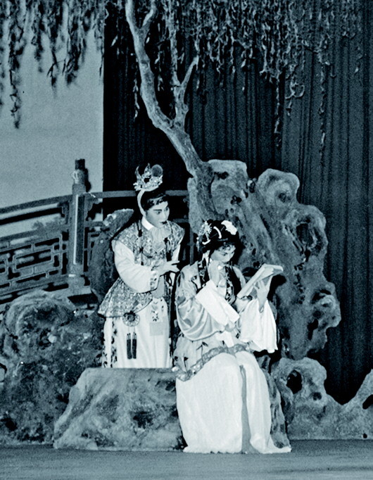 1959年,上海越剧院二团在京上演《红楼梦,王文娟扮演林黛玉.