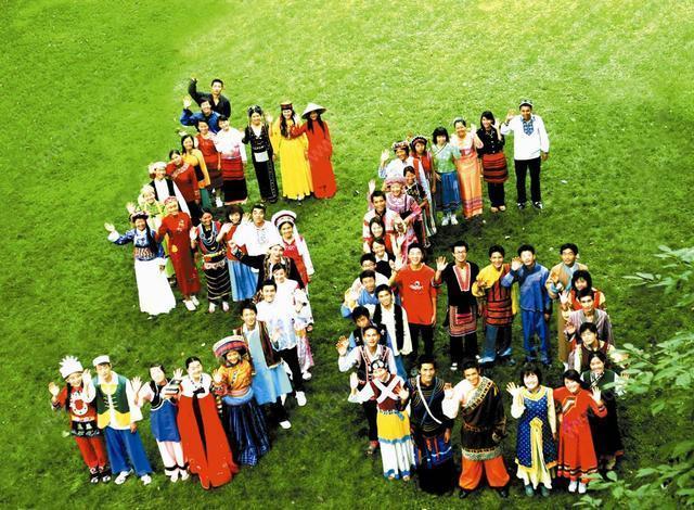 各民族排名_各民族服饰(2)