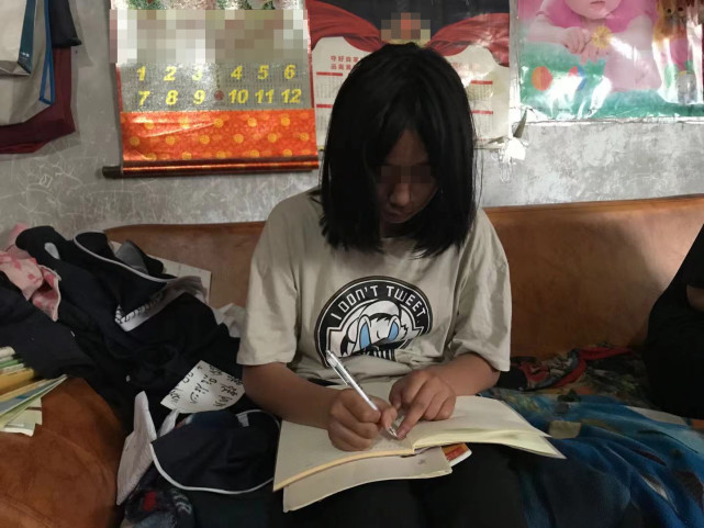 母亲私奔父亲去世,14岁女孩与抑郁抗争,7旬爷爷:我们走了,孩子可咋办
