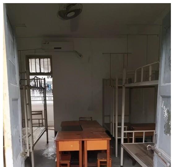 全国最"寒碜"的大学宿舍排名,堪比荒野求生,部分图片引起不适