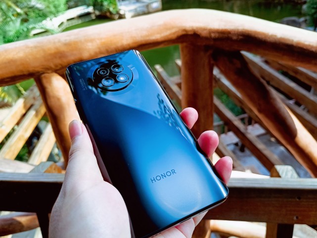 荣耀x20评测:全屏实力看得见,或许是新一代的颜值标杆