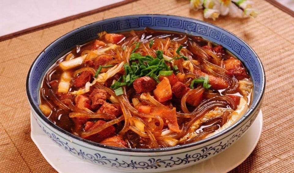 猪肉炖粉条家常做法味道鲜美猪肉软烂好吃不腻还更入味