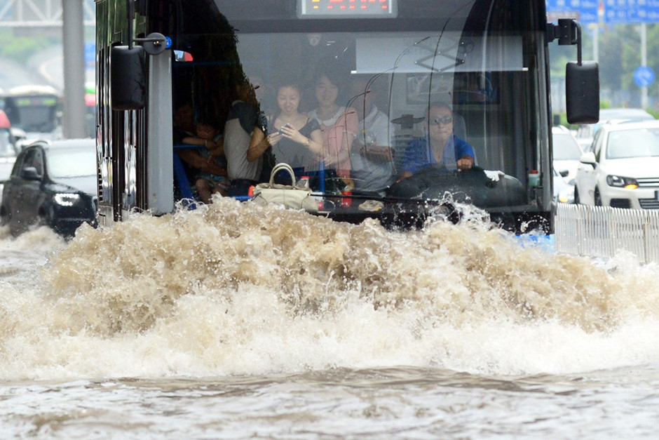 湖北多地暴雨侵袭