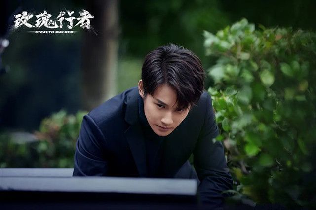 郑业成《玫瑰行者》刚播,又有一部新剧将播,女主是当红小花