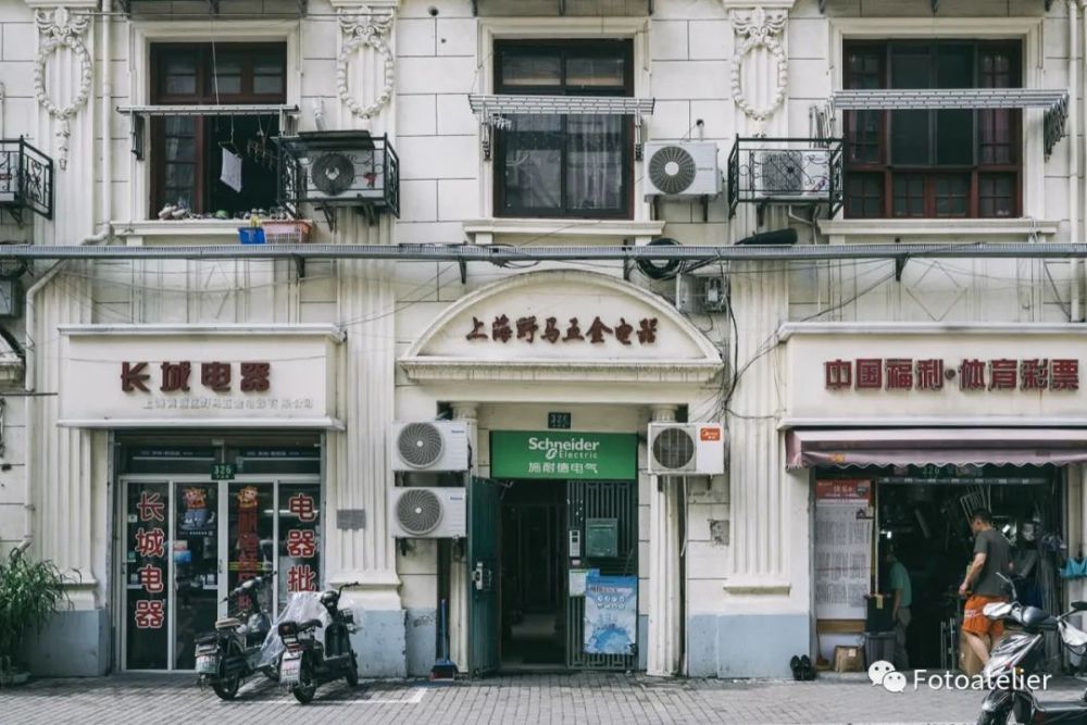 宁波路的东段是老上海钱庄和银行的主要集中地.
