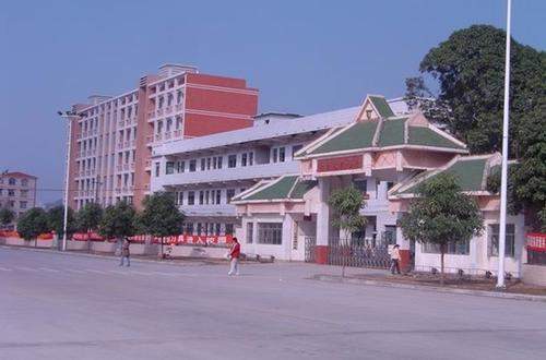 4,南宁市:南宁三中的影响力要超过二中了,人数也逐年增加