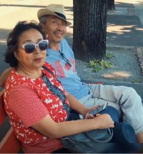 老戏骨杜源:4岁认识爱妻,结婚36年没绯闻,女儿成了最大骄傲