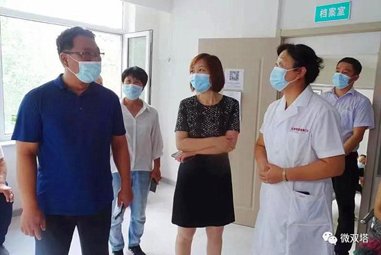朝阳市双塔区区长陈苓丽到基层督导疫情防控和疫苗接种工作