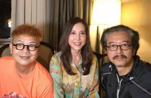 李婉华与3名异性深夜聚会,皮肤松垮眼袋重,与吴镇宇分手后嫁富豪