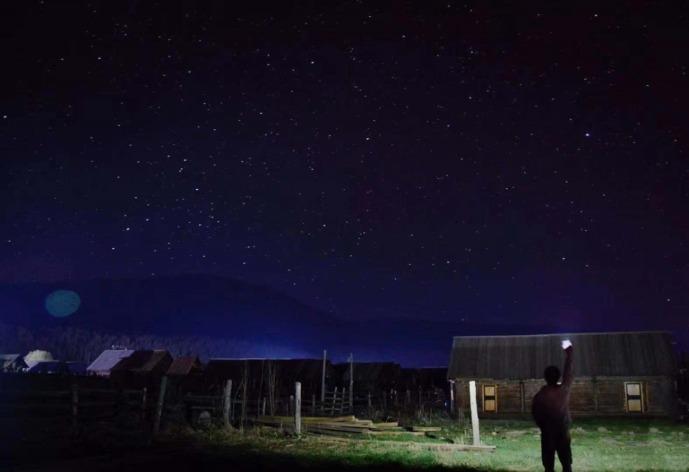 可以在央视网观看始兴的"夜空" 出个家门口 仰望天空也能看到"满天星"