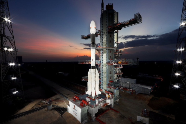 印度火箭高空爆炸间谍卫星被烧成渣2年后载人航天3名宇航员凶多吉少