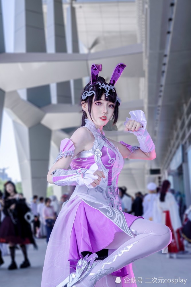 coser@沉香ww给我们带来了《斗罗大陆》小舞的五年之约cosplay,魅力吸