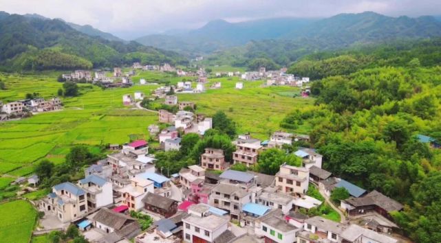 官洞村附近有资源天门山生态文化风景区,八角寨,桂林资江景区,五排河