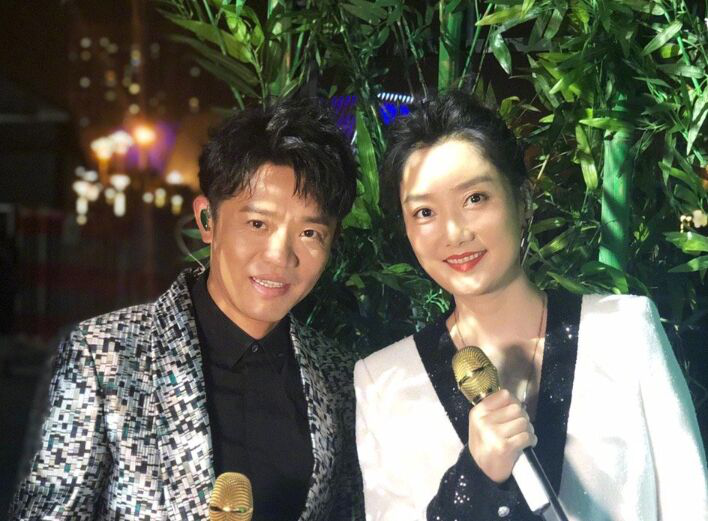 "凤凰传奇"玲花:一个被老公"坑惨"的女艺人!