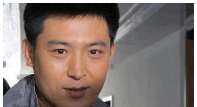 春晚知名小品演员孙涛,为何红了25年没绯闻?看他老婆是谁就知道