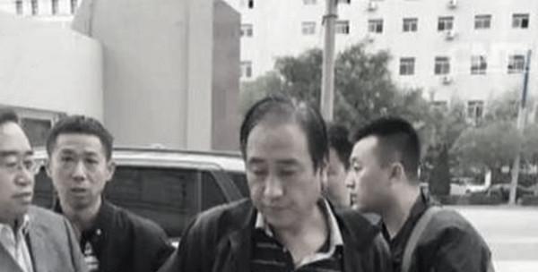 回顾白银连环杀人案:目标红衣女子,虐待死者尸体,并且