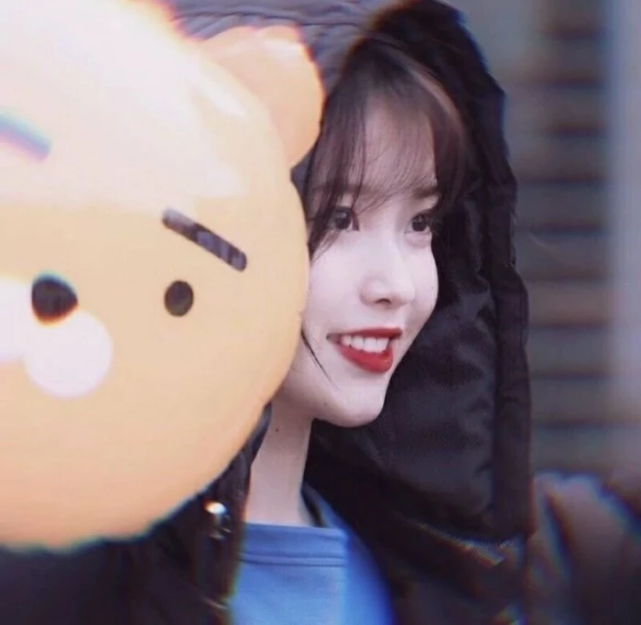 iu头像:世界不再贩卖焦虑,开始流行快乐