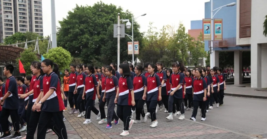 你喜欢哪家重庆40所中学校服大比拼