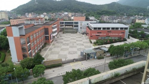 六横中心小学加快智安校园建设