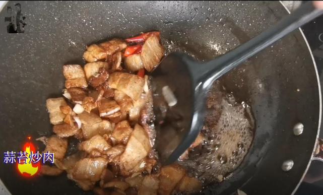 蒜薹炒肉焦香做法,油大却不腻