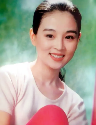 赵明明:主演《女人不是月亮》爆红,失败的婚姻让她疼痛至今
