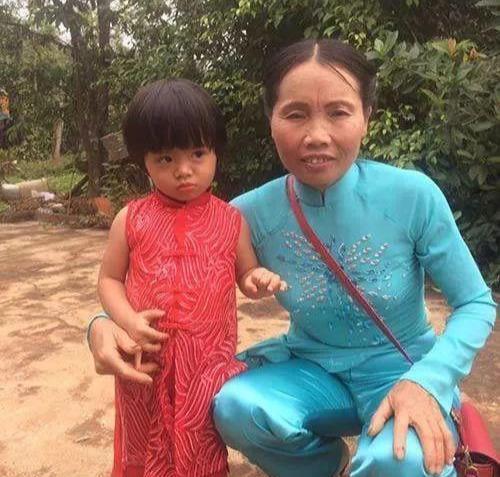 越南凤姐郭金凤花9万整容后嫁富二代女儿颜值成亮点