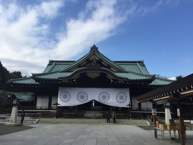 日本靖国神社的前世今生,以及那些喜欢"拜鬼"的人和事