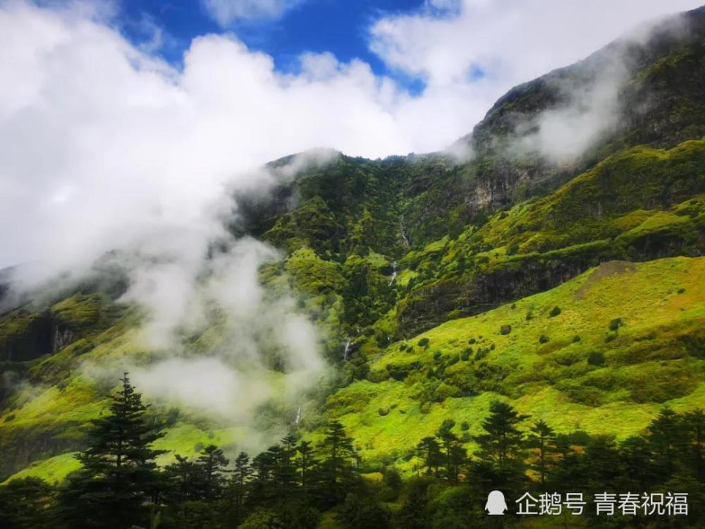 滇中第一山——轿子山位于昆明市禄劝县乌蒙乡,拥有寒