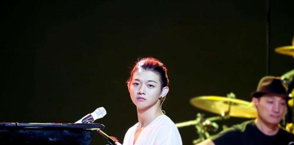 霍尊自称音乐人,艺术家,称《乘风破浪的姐姐》low,你怎么看?