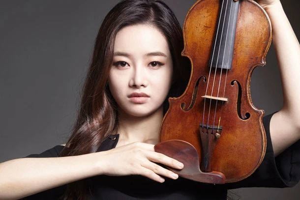 韩国杰出小提琴家:金本索里