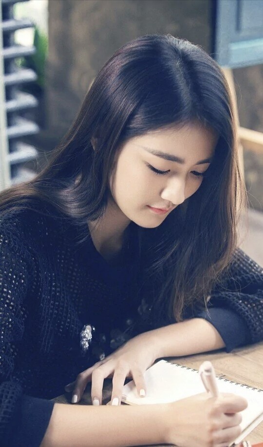 2021最火女生壁纸唯美,2021最火壁纸女生 2021最流行的壁纸图片 清新唯美精选美女桌面壁纸